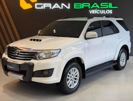 TOYOTA HILUX SW4 3.0 SRV 4X4 7 LUGARES 16V TURBO INTERCOOLER DIESEL 4P AUTOMÁTICO TOYOTA HILUX SW4 3.0 SRV 4X4 7 LUGARES 16V TURBO INTERCOOLER DIESEL 4P AUTOMÁTICO